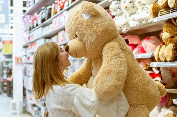 How Gondola Shelving Helps Minimise Shrinkage in Retail Stores